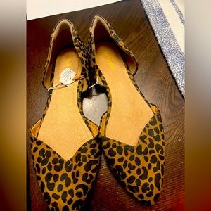Old Navy leopard print flats - size 7